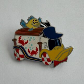 Donald - Seafood - Food Truck - Mystery 2023 Fish Disney Pin H5