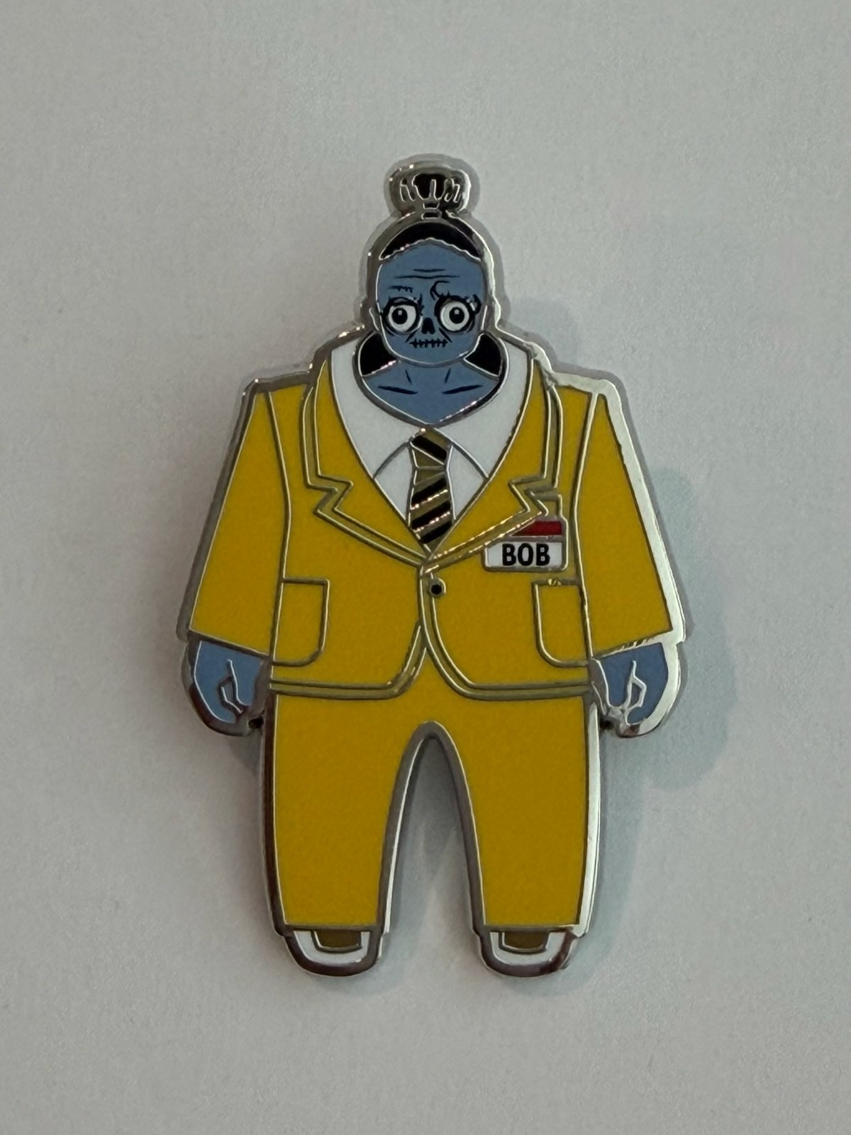 MII Shrunken Head Bob In Mustard Suit Exclusive Beetlejuice Disney Pin H9
