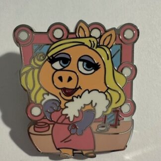 Miss Piggy In Her Dressing Room - Muppets 2023 Disney Pin A1