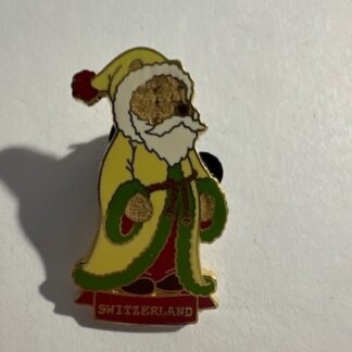 DS - Pooh Santas Around the World - Switzerland 2002 Disney Pin F6