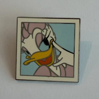 Daisy - Character Selfie Photo Mystery 2016 Disney Pin H6