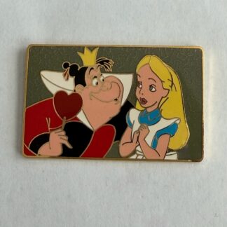 Disney Auction Alice with the Queen of Hearts 2004 Disney Pin E8