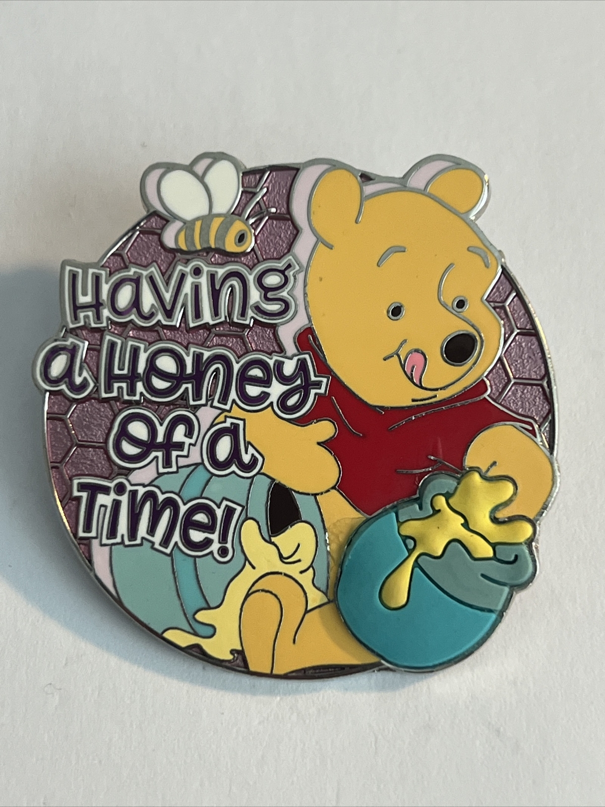Disney Pin Winnie the Pooh Disney Scents Honey LE 2000 (A7)