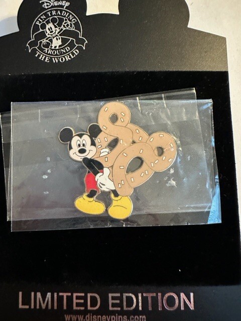 Disneystore.com Disney Candy Series Mickey Mouse Pin LE 250 (B)