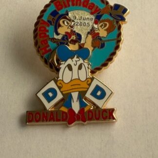 Japan M&P 2005 Donald Duck's Birthday Chip & Dale LE Disney Pin C9