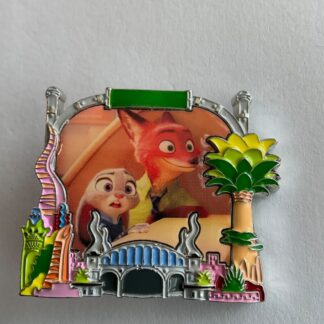LE 500 DISNEY Trading Pin ZOOTOPIA Nick Wilde and Judy Hopps 3D Frame 1 of 3 F4